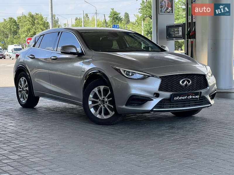 Infiniti Qx30 (2016)