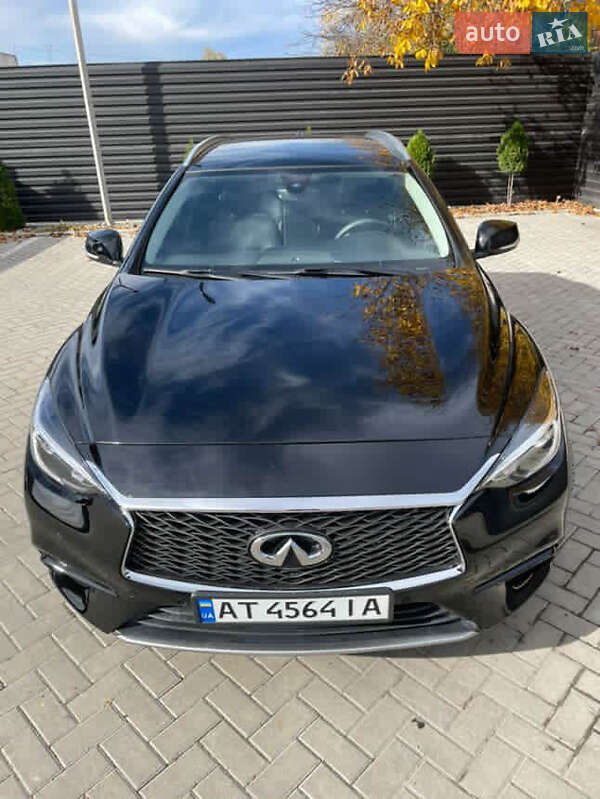 Infiniti Qx30 (2016)