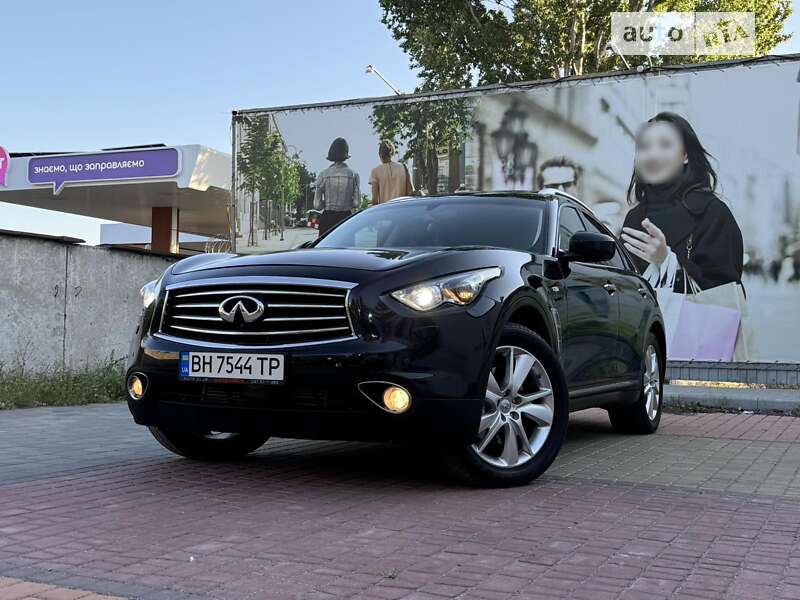 Infiniti Fx30d (2012)