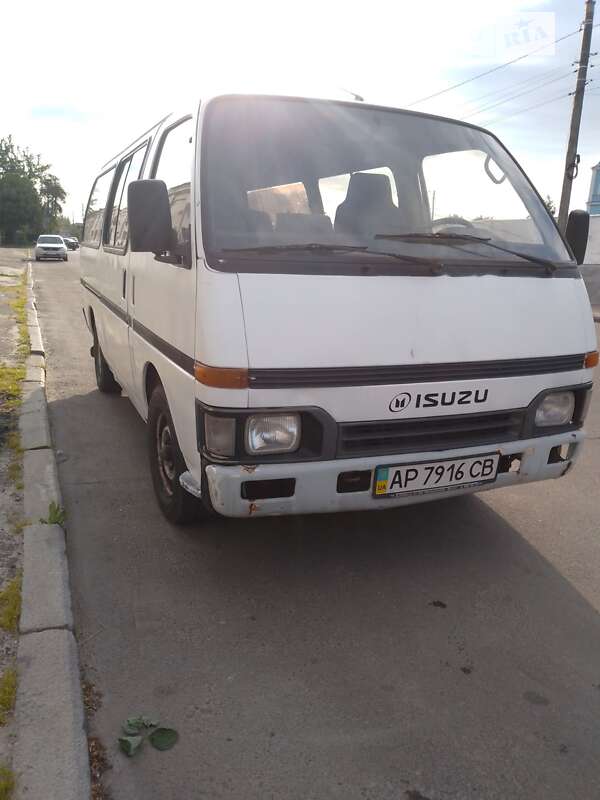 Isuzu Midi . (1991)