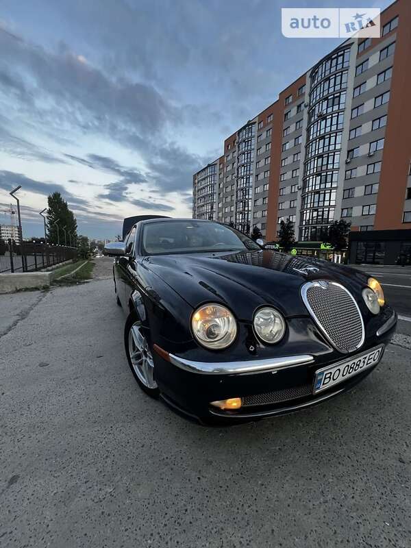 Jaguar S-type (2002)