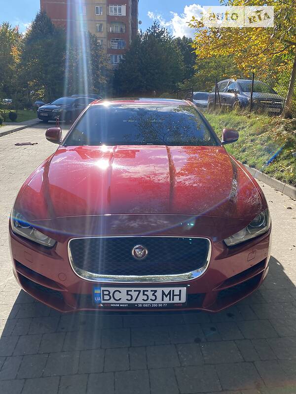 Jaguar Xe (2015)