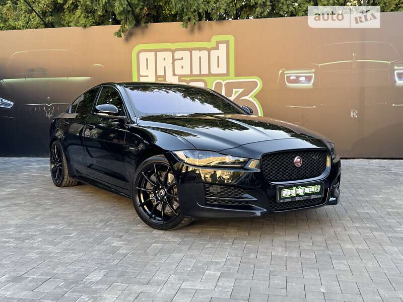 Jaguar Xe (2016)