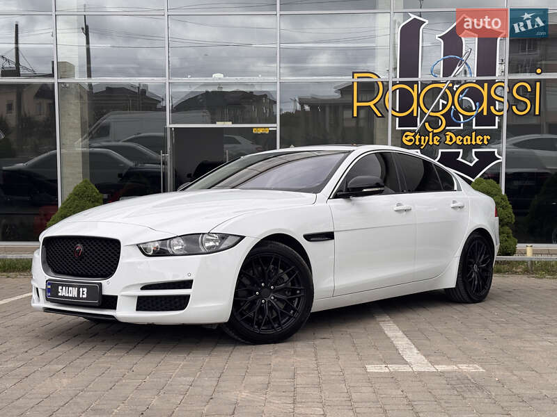 Jaguar Xe (2018)