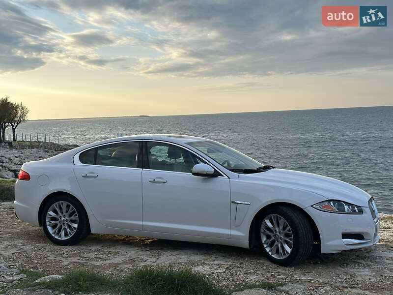 Jaguar Xf (2013)