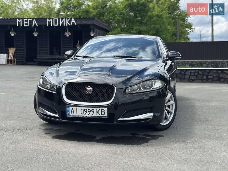 Jaguar Xf (2012)