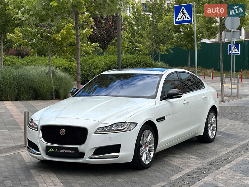 Jaguar Xf (2016)