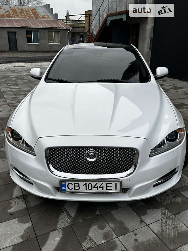 Jaguar Xj (2013)