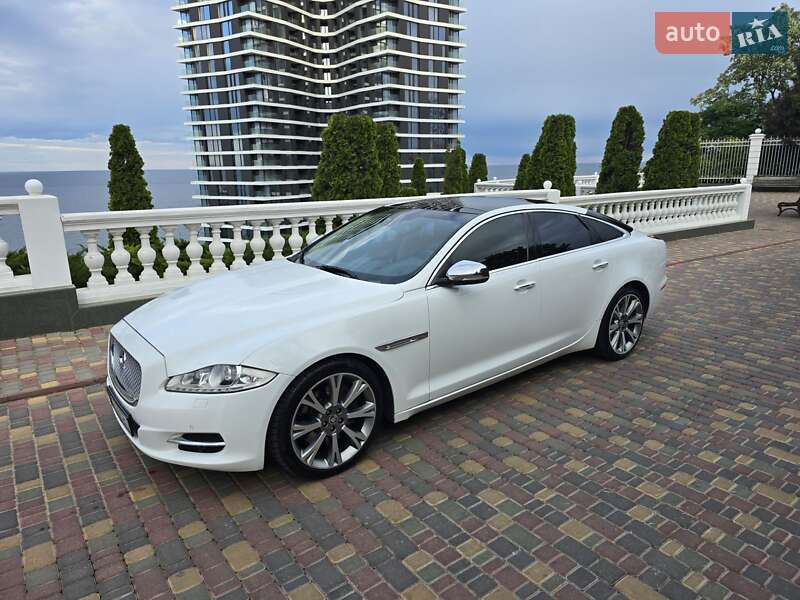 Jaguar Xj (2011)