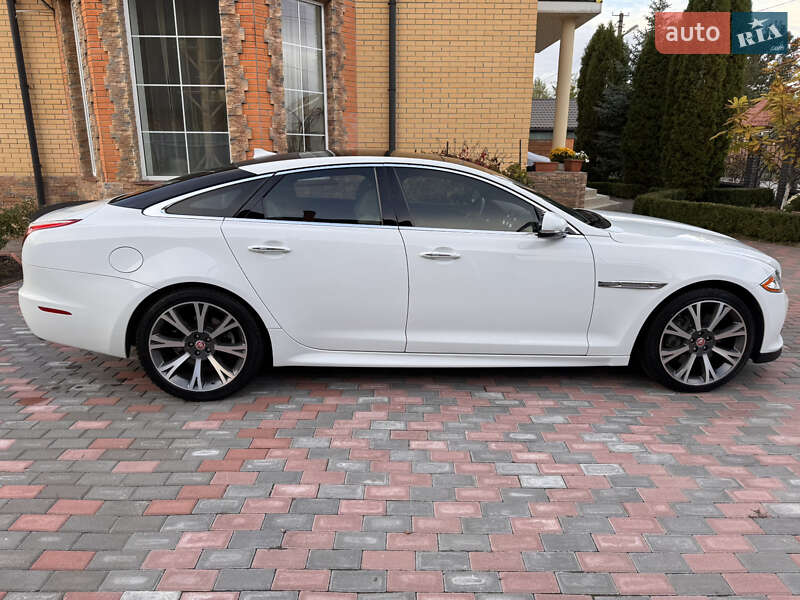 Jaguar Xj (2015)
