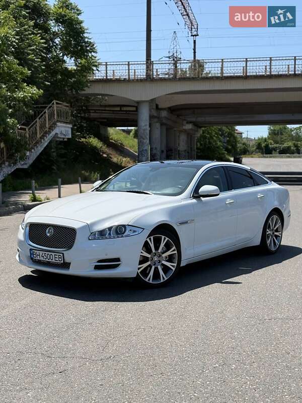 Jaguar Xj (2013)