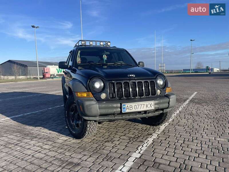 Jeep Cherokee (2005)