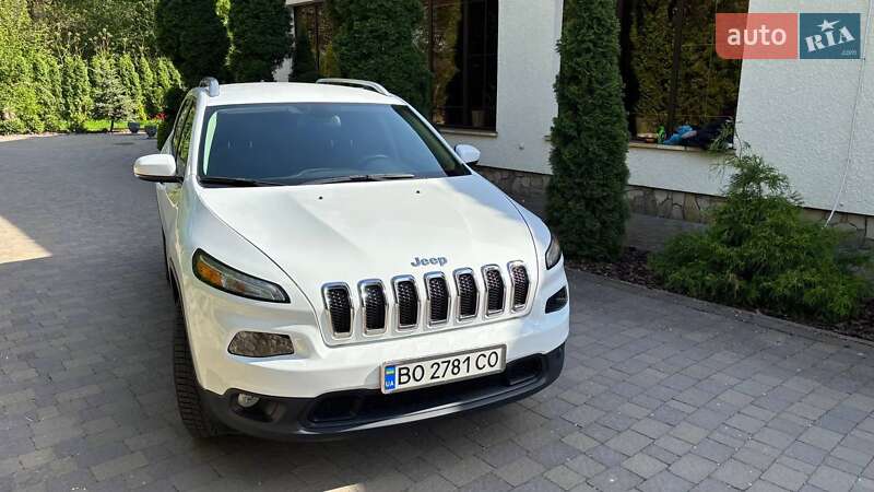 Jeep Cherokee (2016)