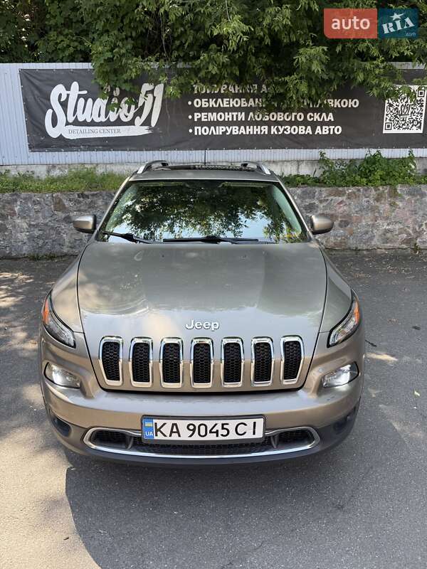 Jeep Cherokee (2016)