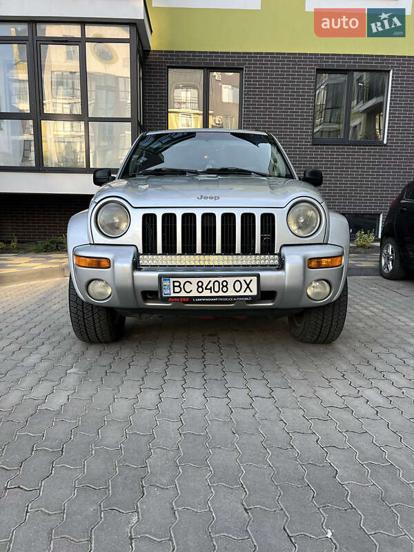 Jeep Cherokee (2002)