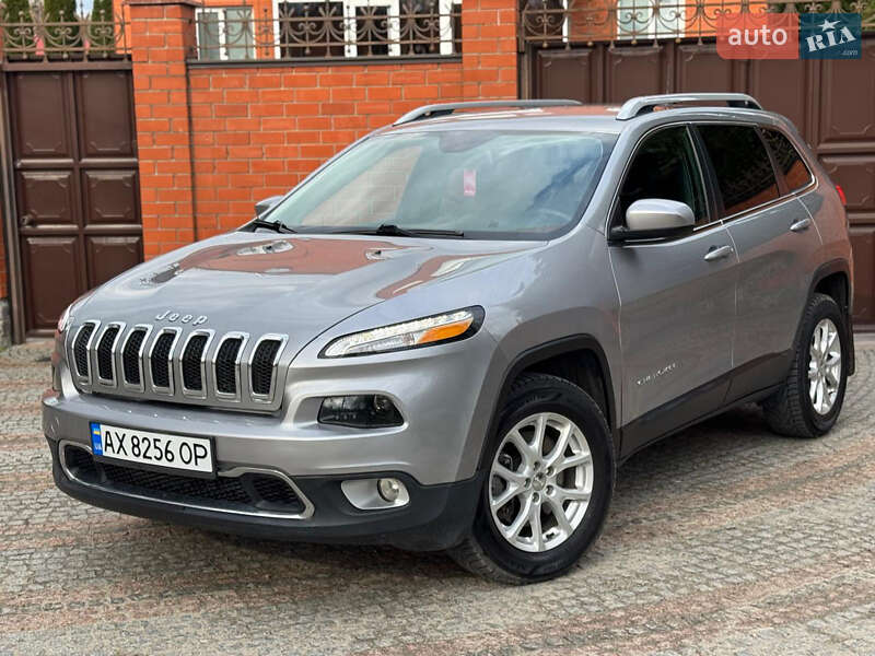 Jeep Cherokee (2015)