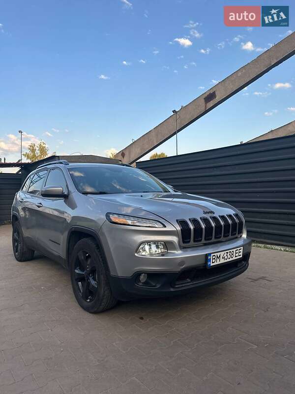 Jeep Cherokee (2015)