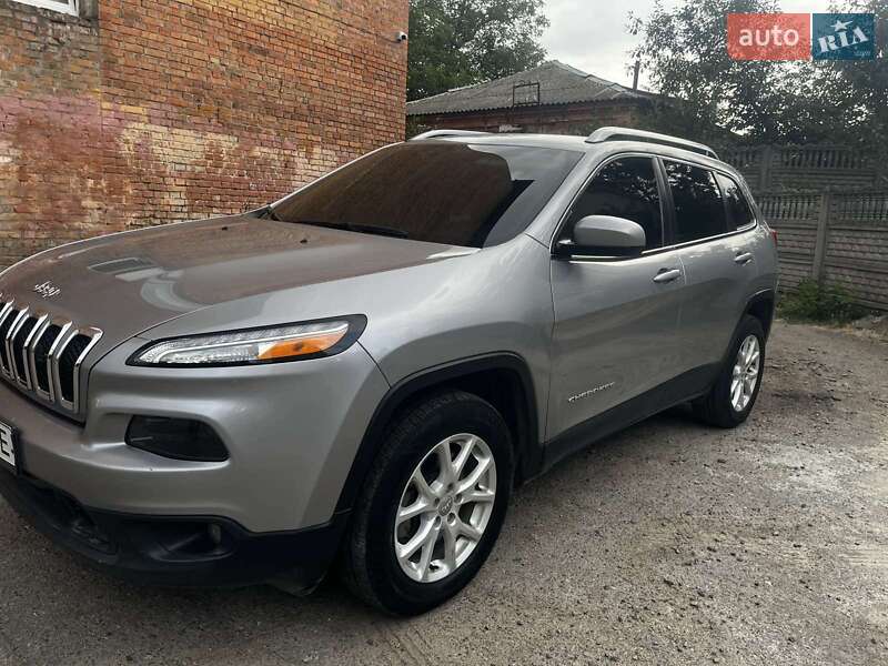 Jeep Cherokee (2016)