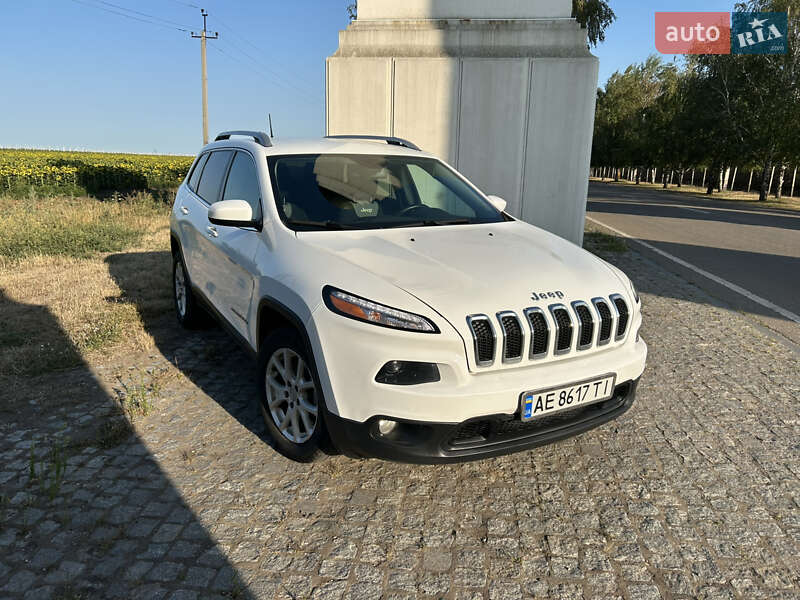 Jeep Cherokee (2016)