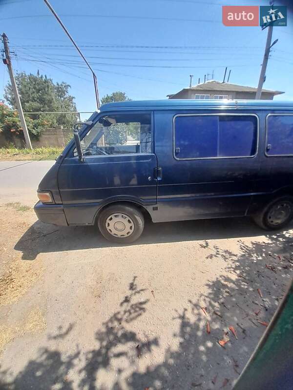 Kia Besta (1998)