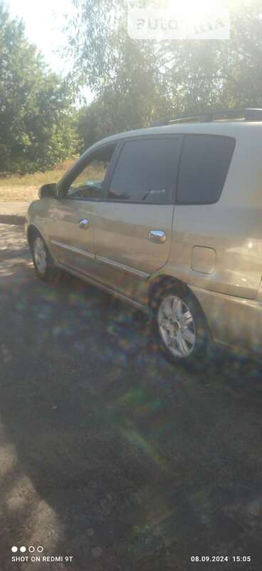 Kia Carens (2002)