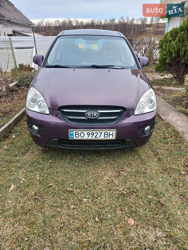 Kia Carens (2008)