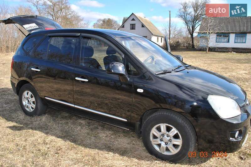 Kia Carens (2008)