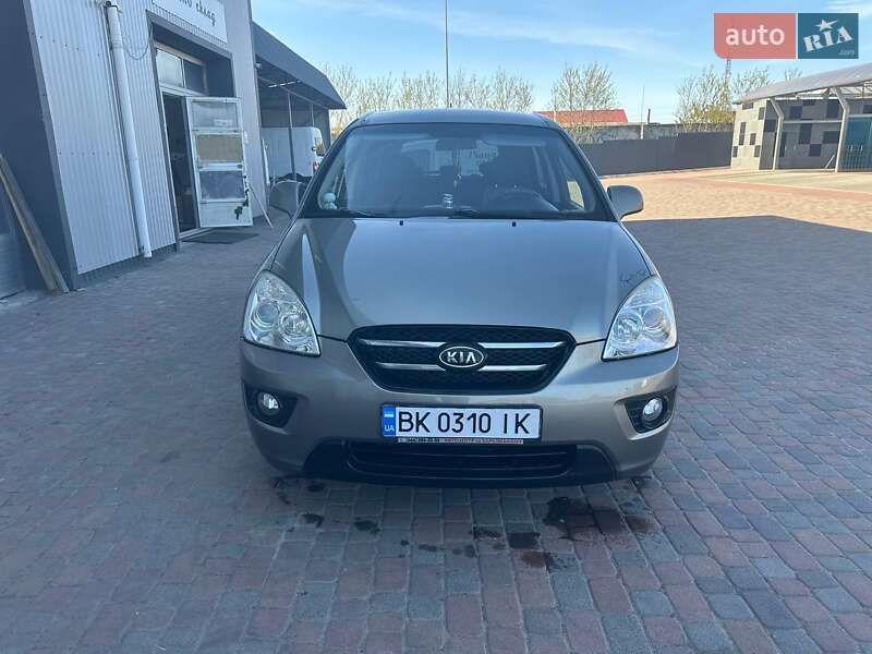 Kia Carens (2008)