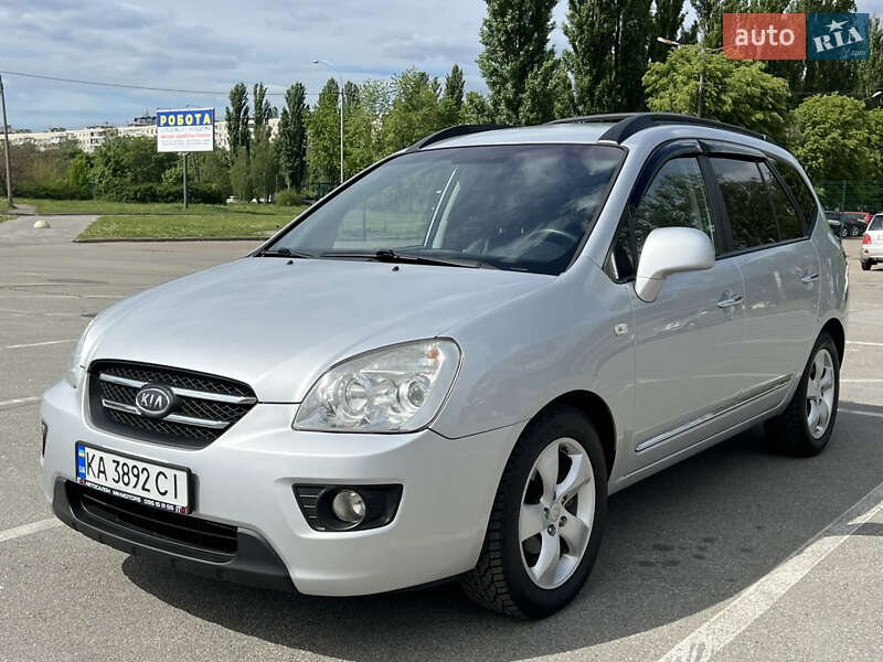 Kia Carens (2008)