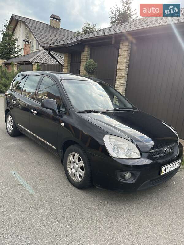 Kia Carens (2008)