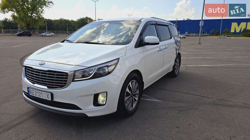 Kia Carnival (2014)