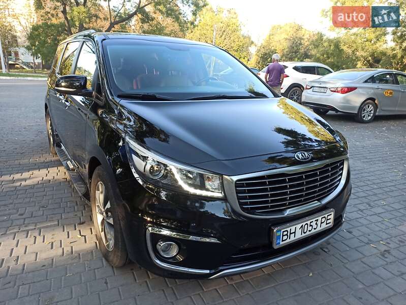 Kia Carnival (2017)