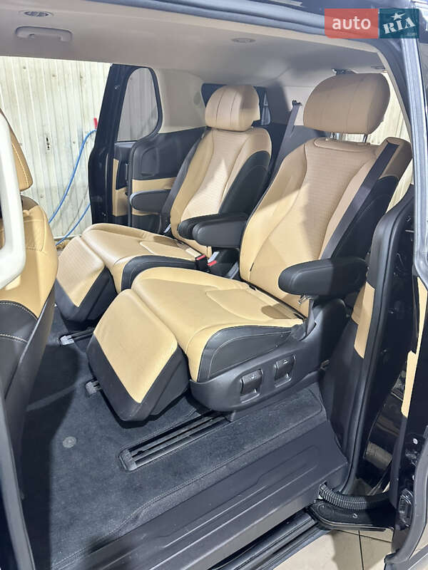 Kia Carnival (2021)