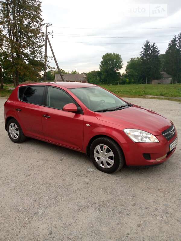 Kia Ceed (2007)