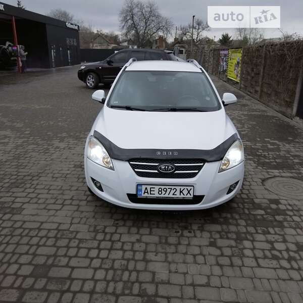 Kia Ceed (2008)