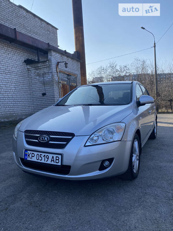 Kia Ceed (2008)