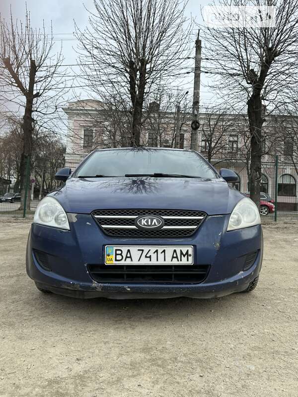 Kia Ceed (2008)