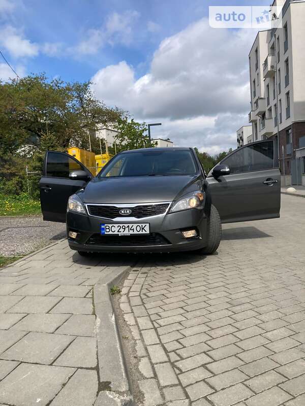 Kia Ceed (2009)