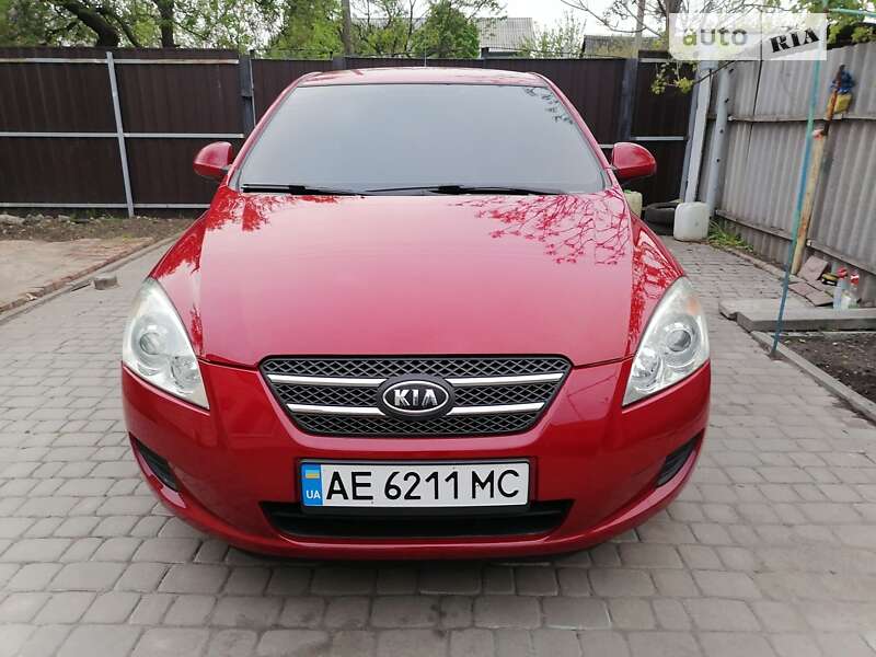 Kia Ceed (2008)