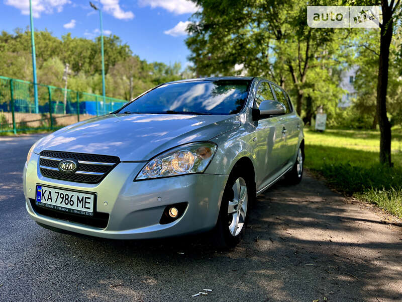 Kia Ceed (2007)