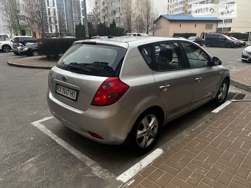 Kia Ceed (2007)