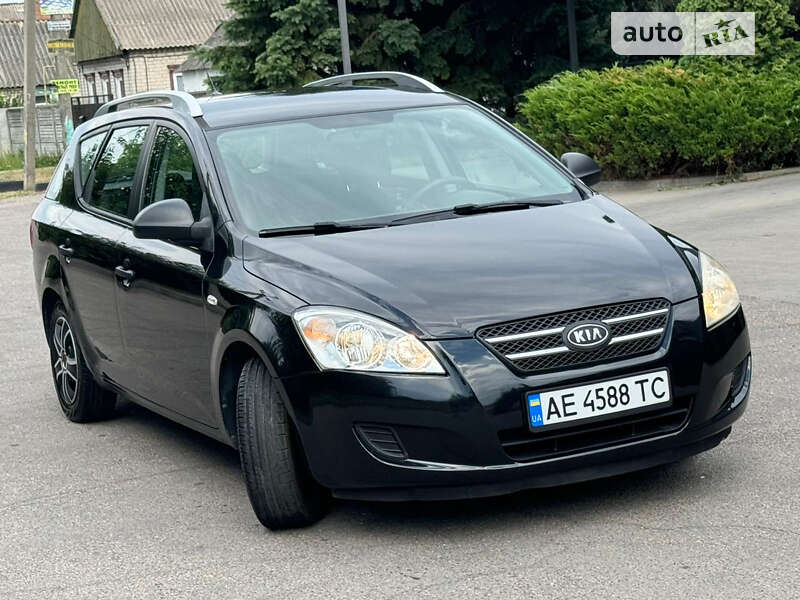 Kia Ceed (2008)