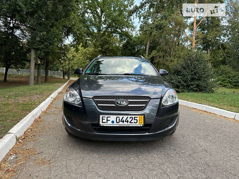 Kia Ceed (2008)