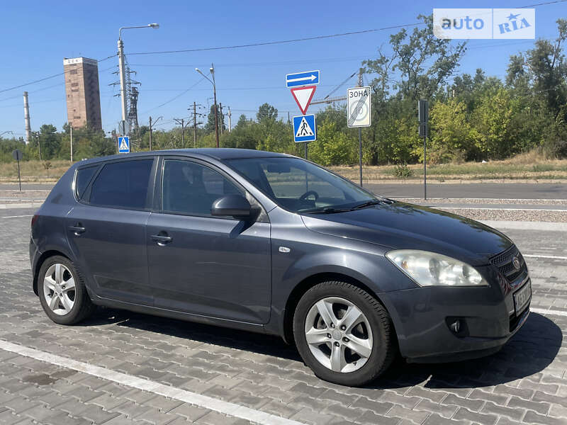Kia Ceed (2008)