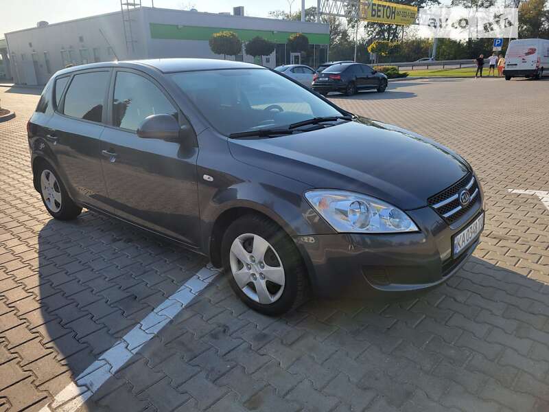 Kia Ceed (2008)