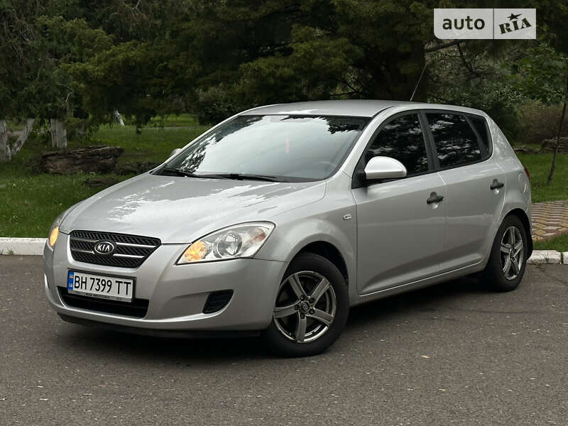 Kia Ceed (2008)