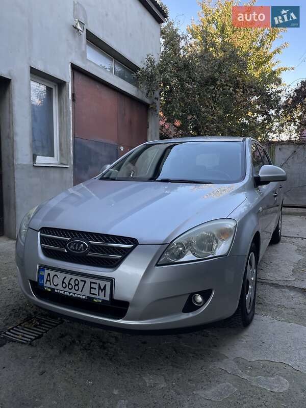 Kia Ceed (2007)