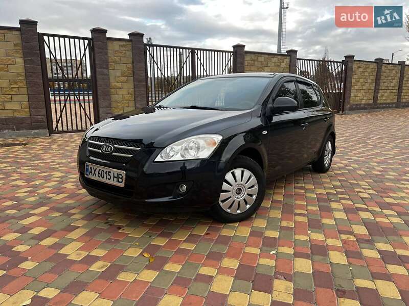 Kia Ceed (2008)
