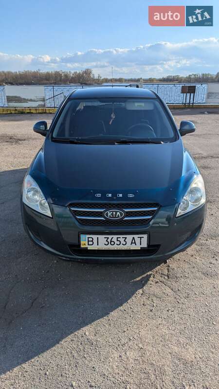 Kia Ceed (2008)