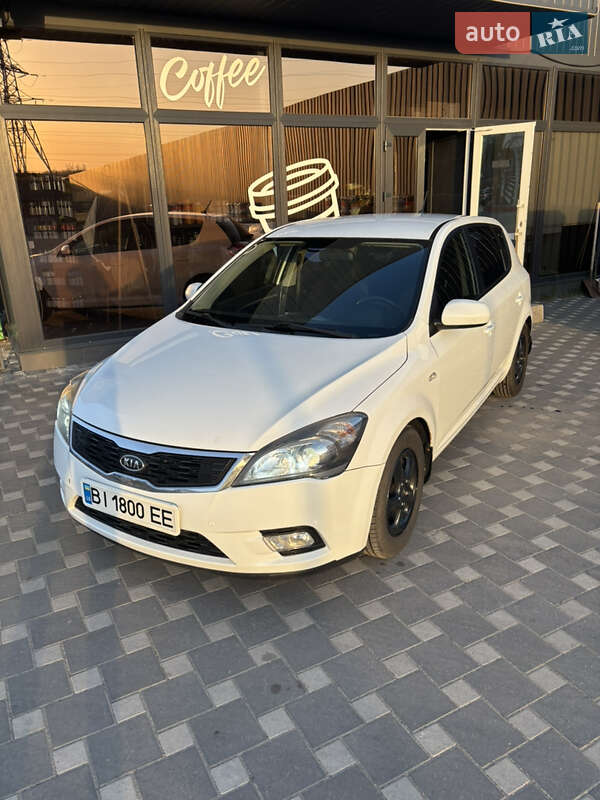 Kia Ceed (2010)